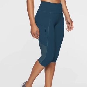 ATHLETA Deep Teal All In Crop Mesh Cutout Capri Active Workout Bottoms Size S